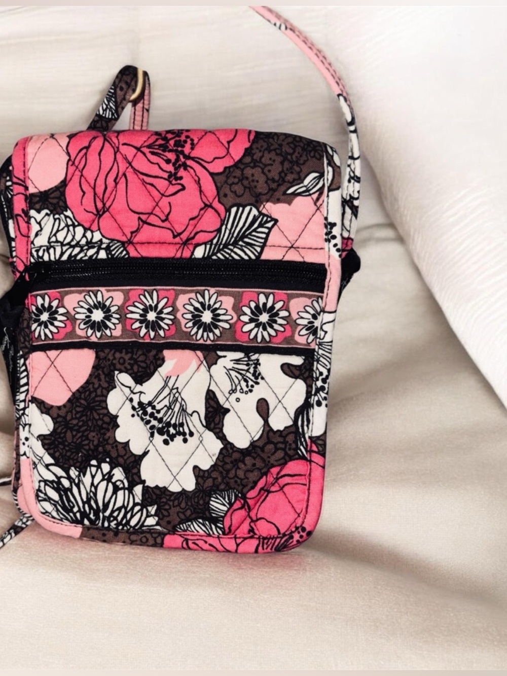 Ver Bradley Pink Floral Quilted Crossbody Bag with Black Accents - Picture 8 of 10
